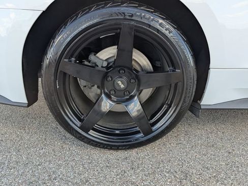 Used 2018 Ford Mustang GT Premium RWD image 30