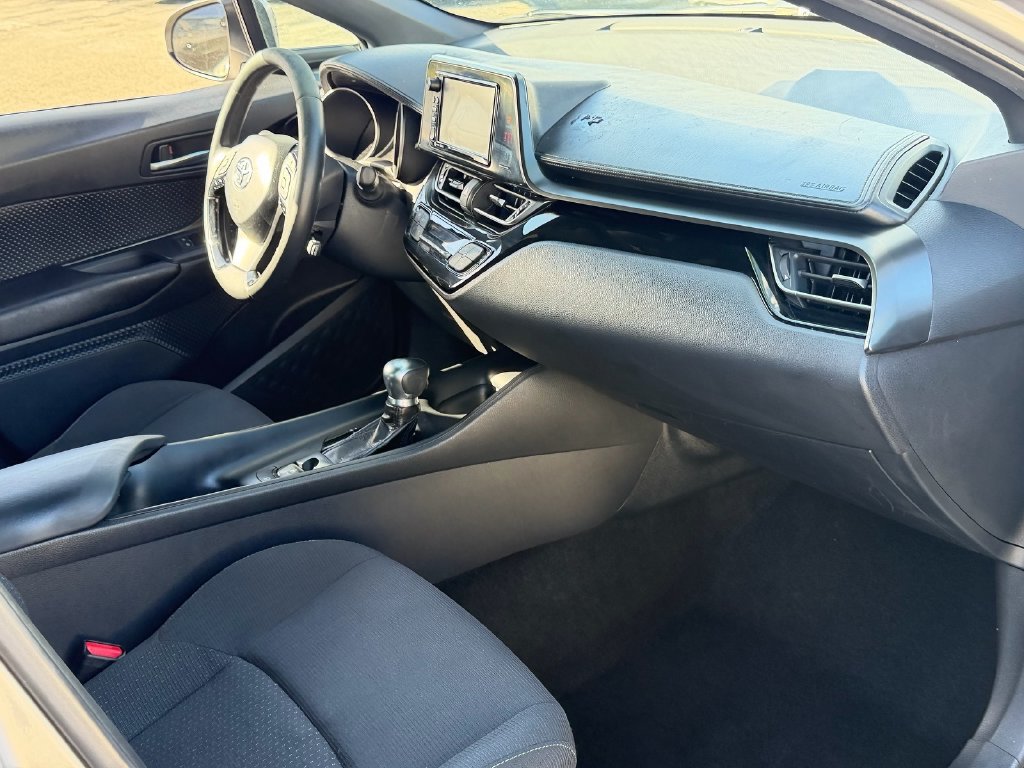 Used 2018 Toyota C-HR XLE FWD image 15