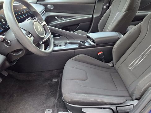 Used 2024 Hyundai Elantra SEL FWD image 8