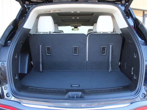 Used 2023 Buick Enclave Essence w/ Experience Buick Package image 13