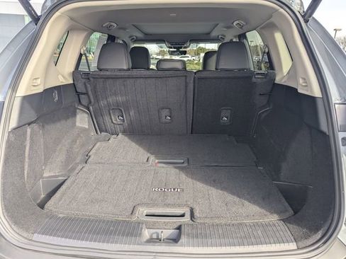 Used 2023 Nissan Rogue SL w/ SL Premium Package image 6