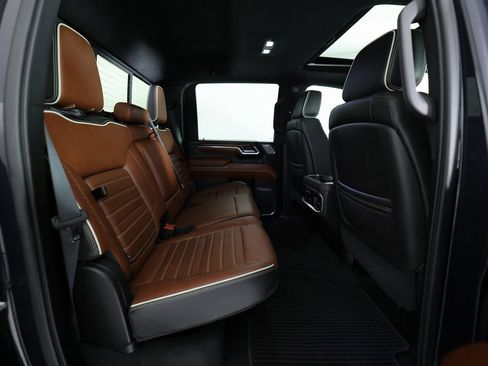 Used 2024 GMC Sierra 2500 Denali Ultimate image 16