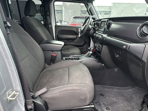 Used 2023 Jeep Gladiator Willys image 27