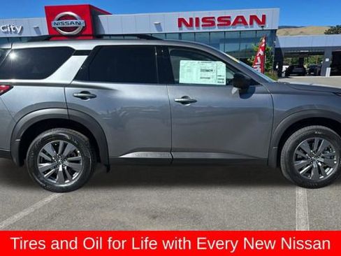 New 2026 Nissan Pathfinder SV image 2