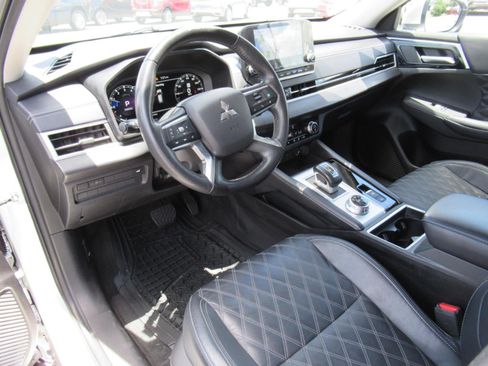 Used 2023 Mitsubishi Outlander SEL FWD image 15
