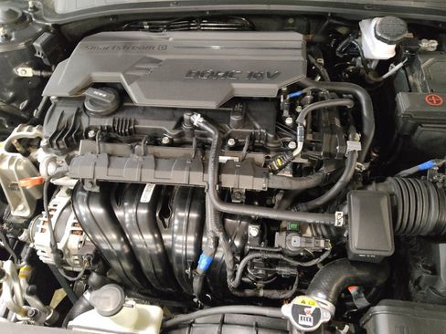 Used 2022 Hyundai Elantra SEL w/ Cargo Package FWD image 30