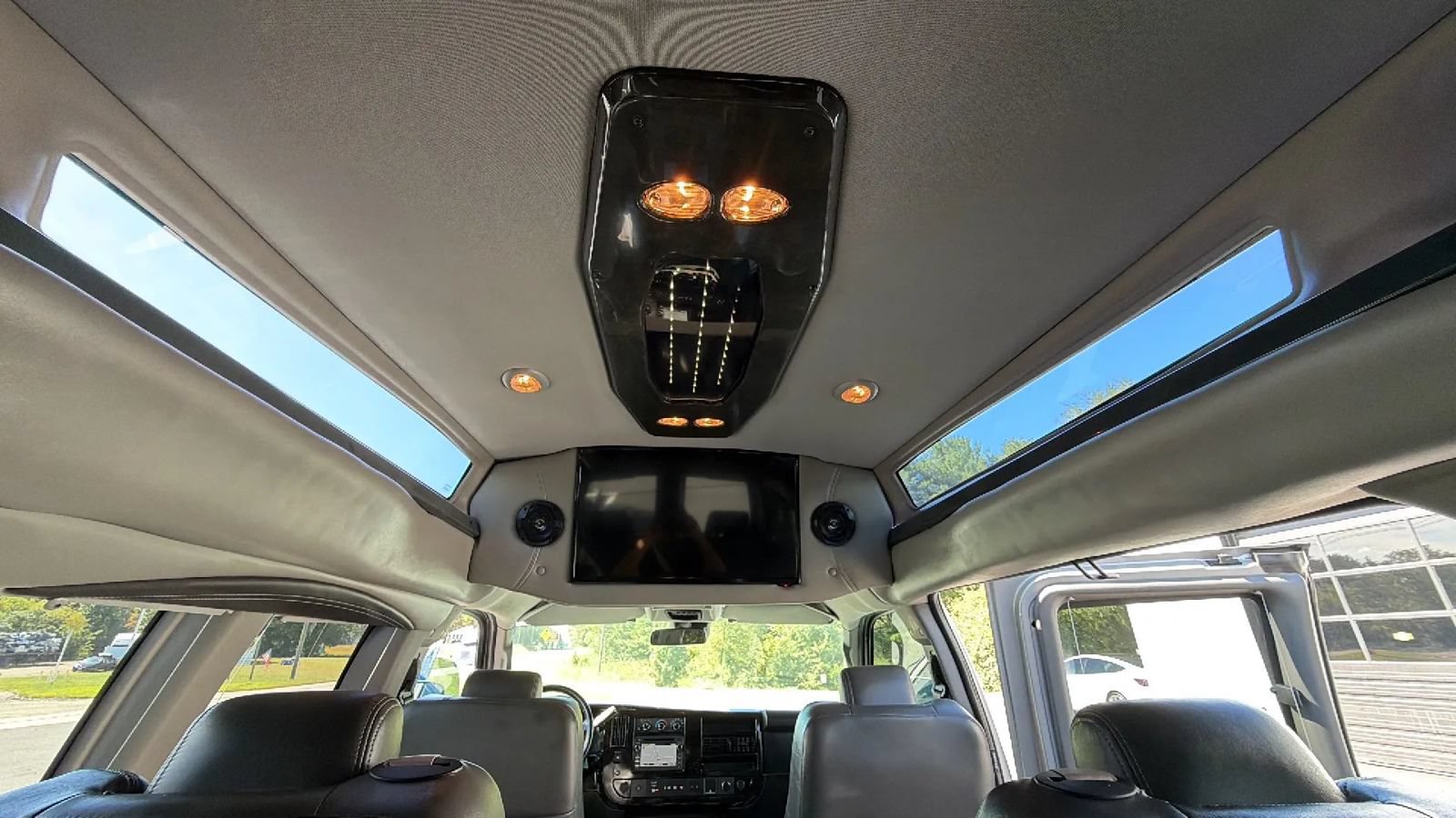 Used 2019 GMC Savana 2500 w/ Enhanced Convenience Package RWD image 74