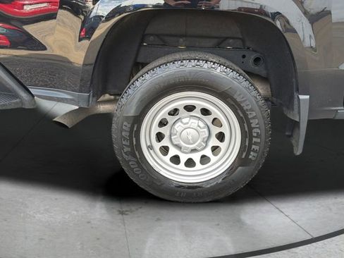 Used 2023 Chevrolet Colorado W/T RWD image 32