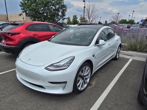 Used 2019 Tesla Model 3 Mid Range RWD image 11