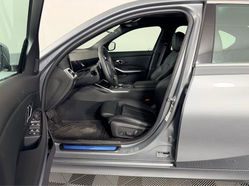 Used 2025 BMW 330i Sedan w/ Driving Assistance Package image 9