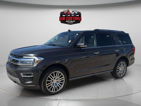 Used 2023 Ford Expedition Limited AWD/4WD image 3