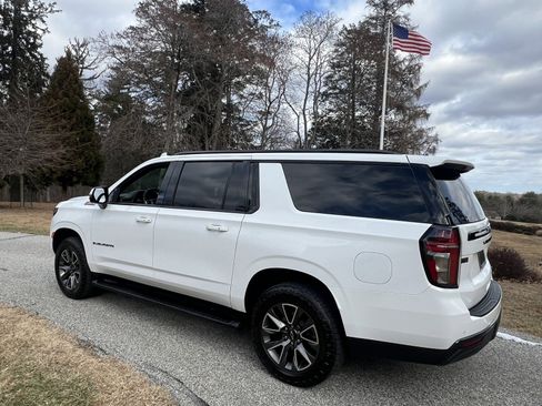 Used 2023 Chevrolet Suburban Z71 w/ Luxury Package image 7