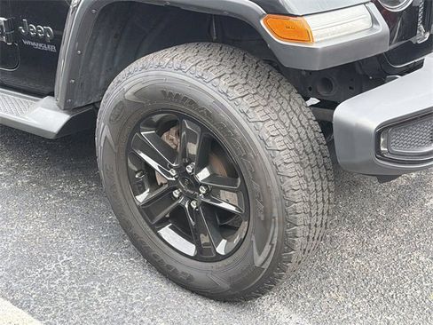 Used 2020 Jeep Wrangler Unlimited Sahara image 8