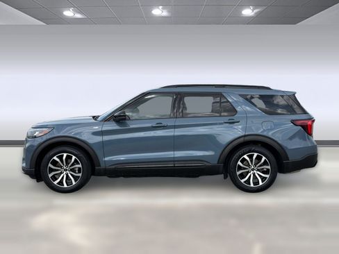 Certified 2025 Ford Explorer ST-Line RWD image 2