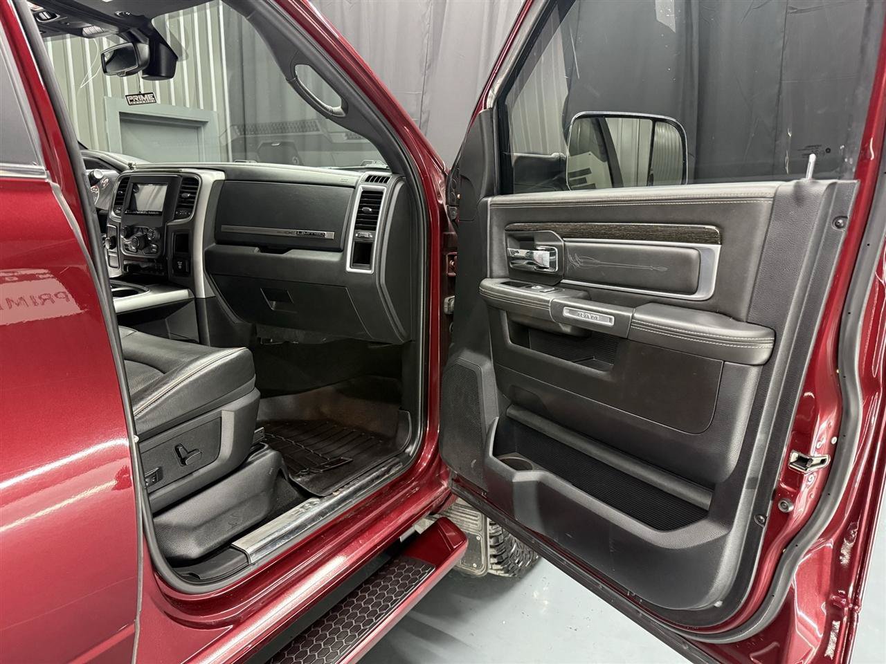 Used 2018 RAM 3500 Laramie Longhorn AWD/4WD image 26