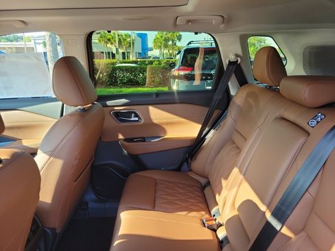 New 2026 Nissan Rogue Platinum w/ Platinum Premium Package AWD/4WD image 14