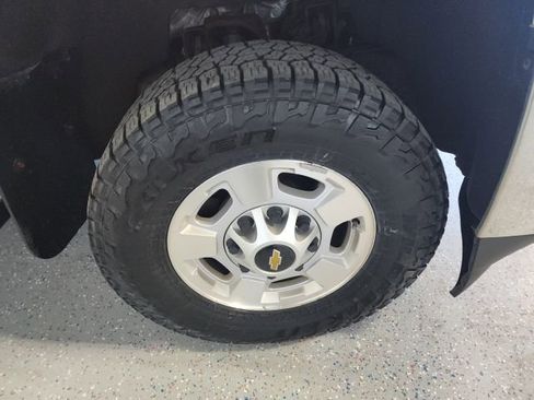 Used 2019 Chevrolet Silverado 2500 LT AWD/4WD image 17