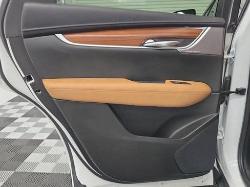 Used 2022 Cadillac XT5 Premium Luxury w/ Technology Package FWD image 17