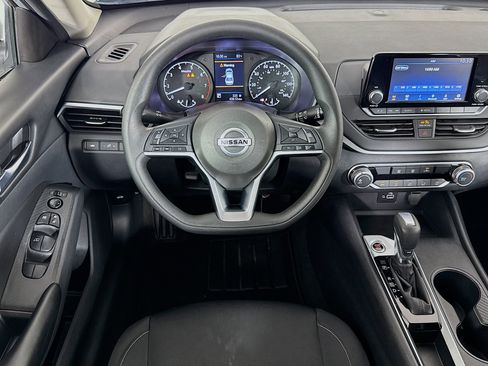 Used 2022 Nissan Altima 2.5 S FWD image 16