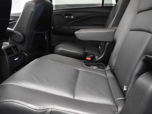 Used 2022 Honda Pilot Touring image 18