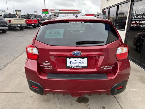Used 2017 Subaru Crosstrek 2.0i Premium w/ Moonroof Package image 6