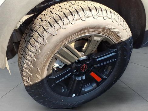 Used 2025 Nissan Rogue SV image 5