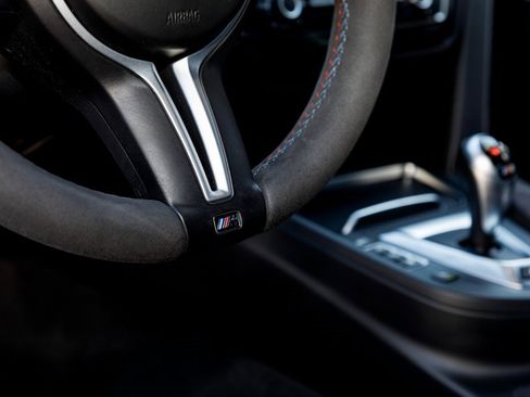 Used 2019 BMW M4 CS w/ Executive Package image 29