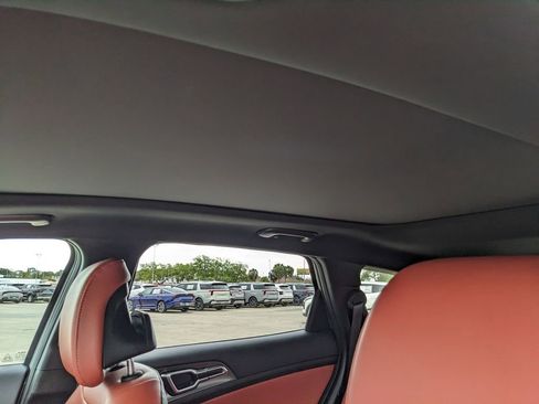 Certified 2024 Kia Sportage SX image 23