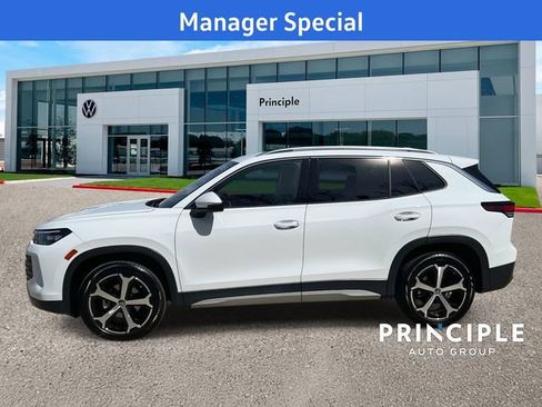 New 2025 Volkswagen Tiguan SE image 6