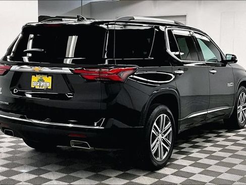 Used 2023 Chevrolet Traverse High Country FWD image 13