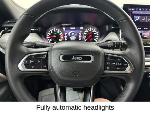 Used 2025 Jeep Compass Limited AWD/4WD image 36