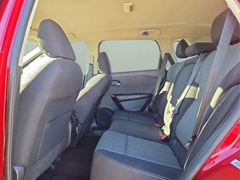 Used 2021 Nissan Rogue SV image 14