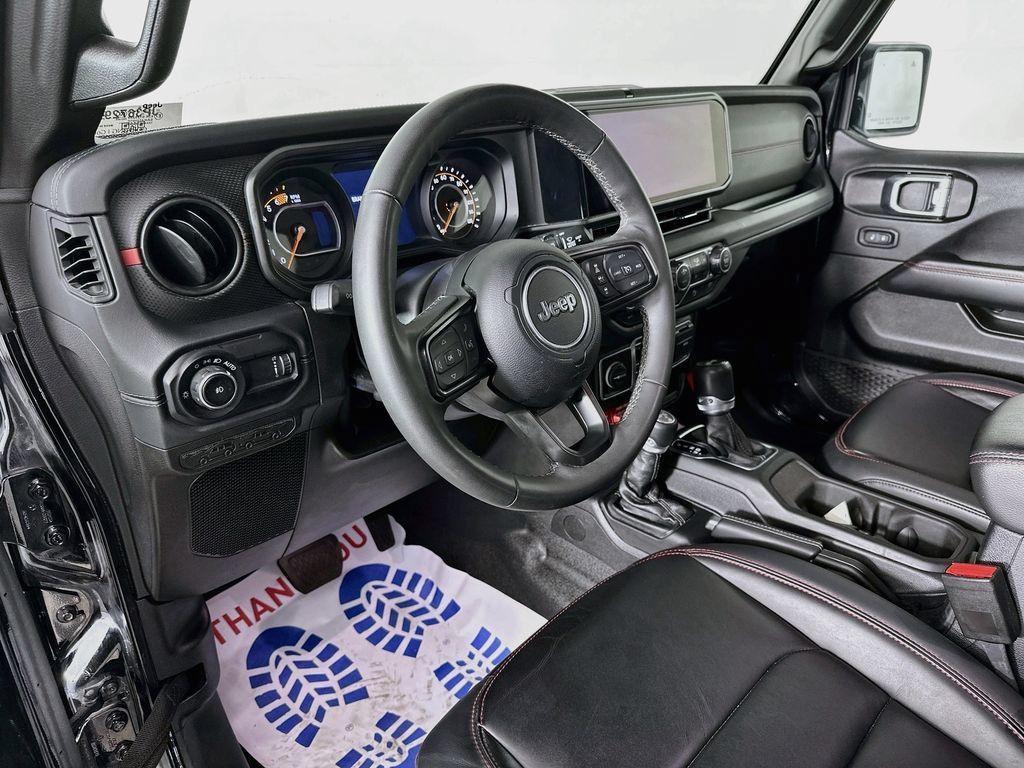 Certified 2025 Jeep Wrangler Unlimited Rubicon AWD/4WD image 17
