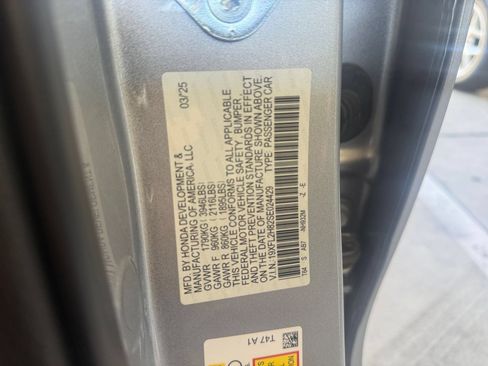 Used 2025 Honda Civic Sport image 25