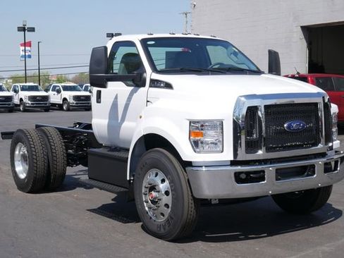 New 2027 Ford F750 2WD Regular Cab Super Duty image 3