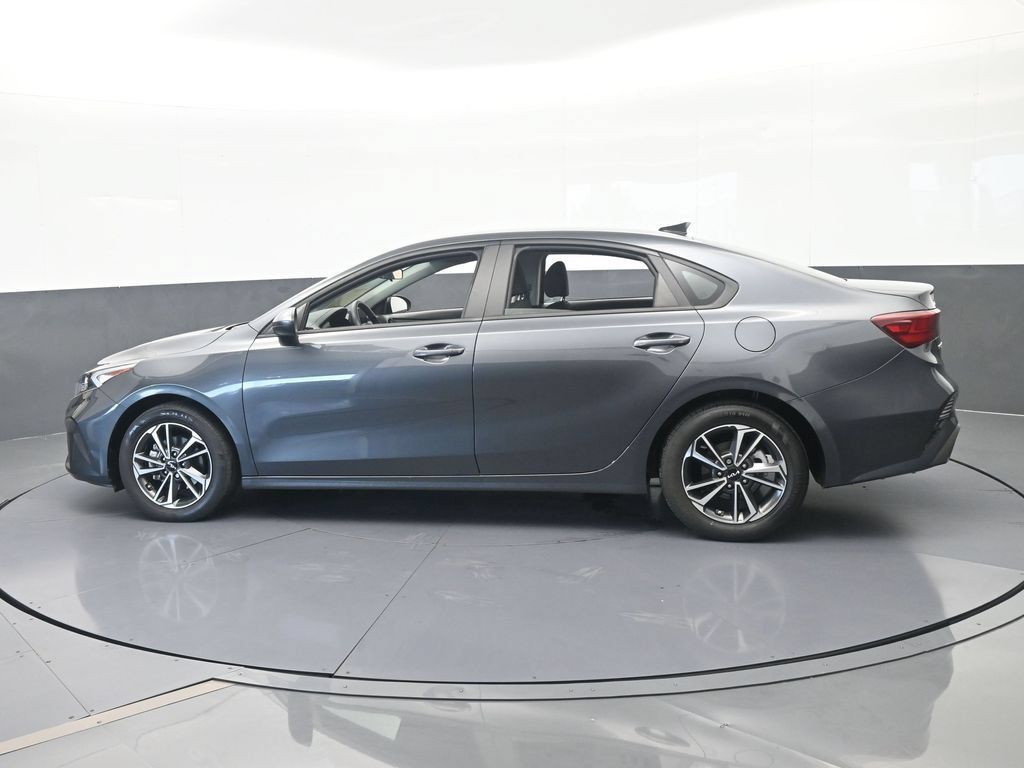 Used 2024 Kia Forte LXS FWD image 3