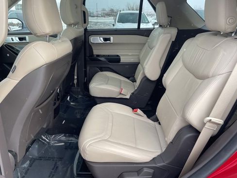 Used 2020 Ford Explorer Platinum w/ Premium Technology Package image 23