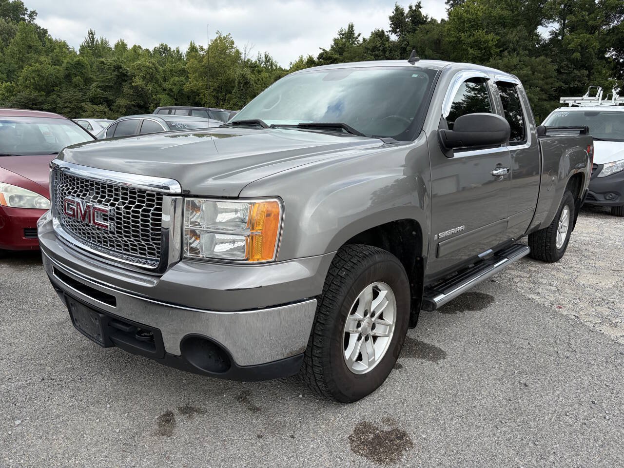 Used 2009 GMC Sierra 1500 W/T AWD/4WD image 2