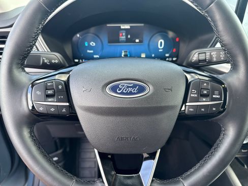 Certified 2025 Ford Escape Platinum FWD image 32