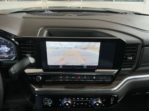 Used 2023 GMC Sierra 1500 SLE image 10