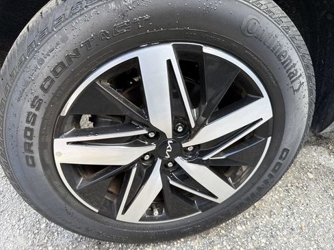 Certified 2022 Kia Sorento S FWD image 9