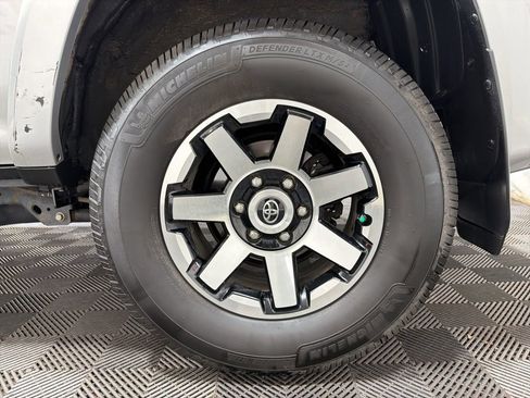Used 2019 Toyota 4Runner TRD Off-Road Premium AWD/4WD image 34