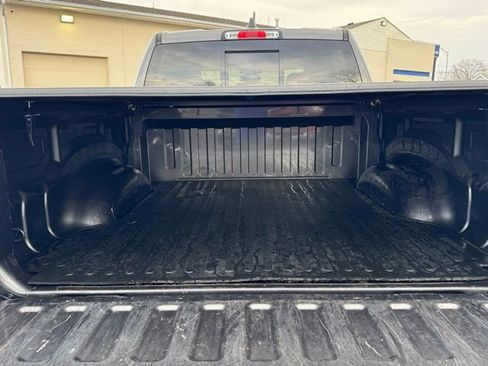 Used 2019 RAM 1500 Laramie image 32