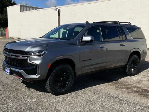 Used 2021 Chevrolet Suburban Z71 w/ Luxury Package AWD/4WD image 2