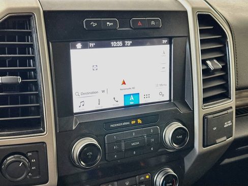 Used 2019 Ford F150 Lariat w/ Equipment Group 502A Luxury AWD/4WD image 19