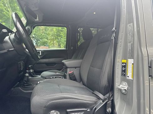 Used 2020 Jeep Wrangler Unlimited Sahara AWD/4WD image 11