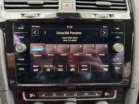 Used 2019 Volkswagen Golf R 4-Door image 24