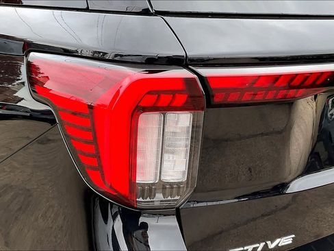 New 2026 Ford Explorer Active w/ Active Comfort Package RWD image 14