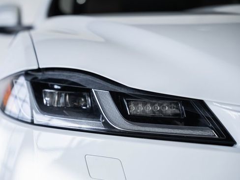 Used 2022 Jaguar F-PACE S image 11