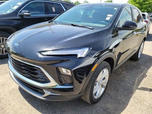 Used 2024 Buick Encore GX Preferred w/ Comfort Package AWD/4WD image 1